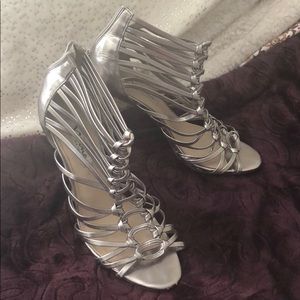 Mia Silver sz 7.5 strappy sandals